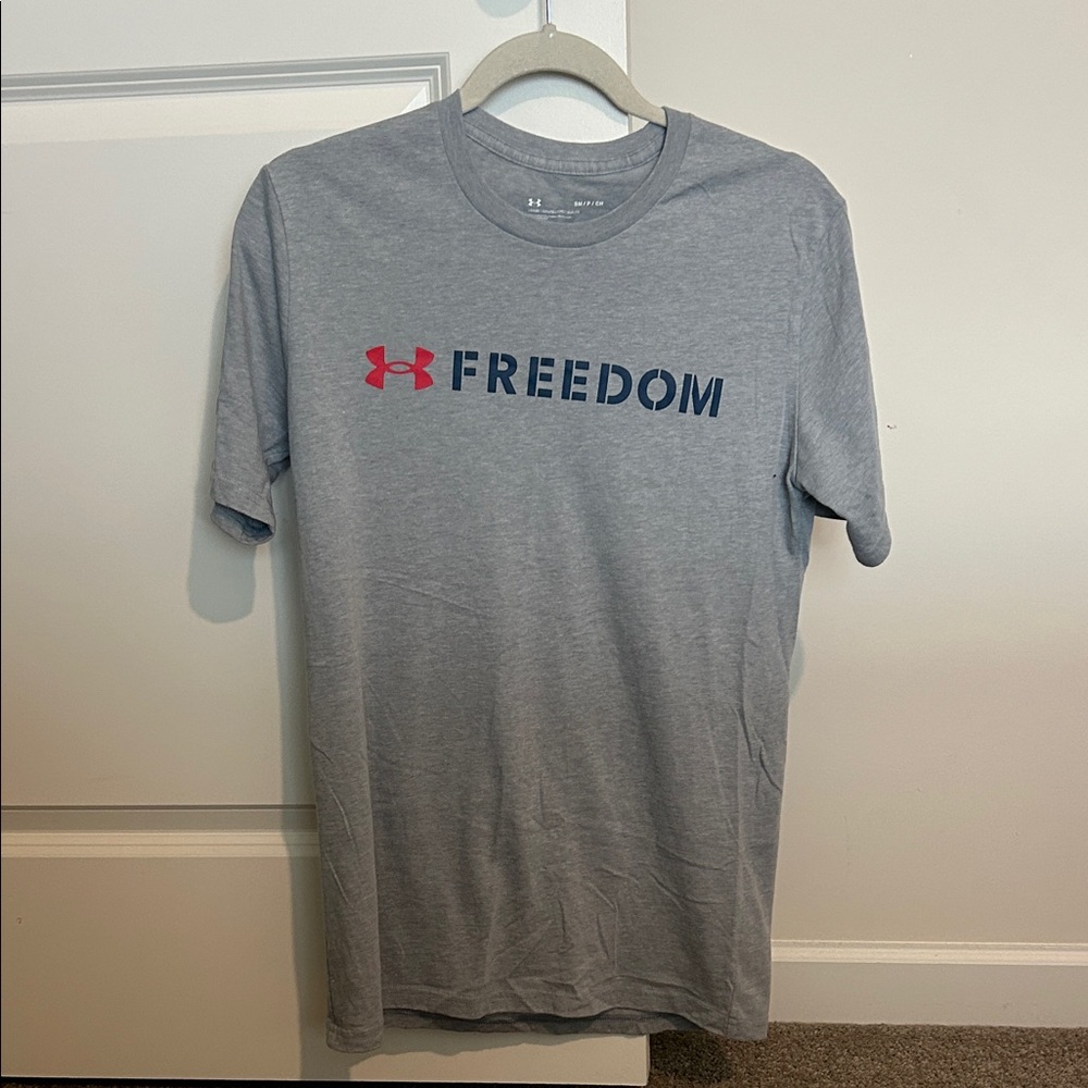 Under Armour Small Men's Gray Freedom Tee